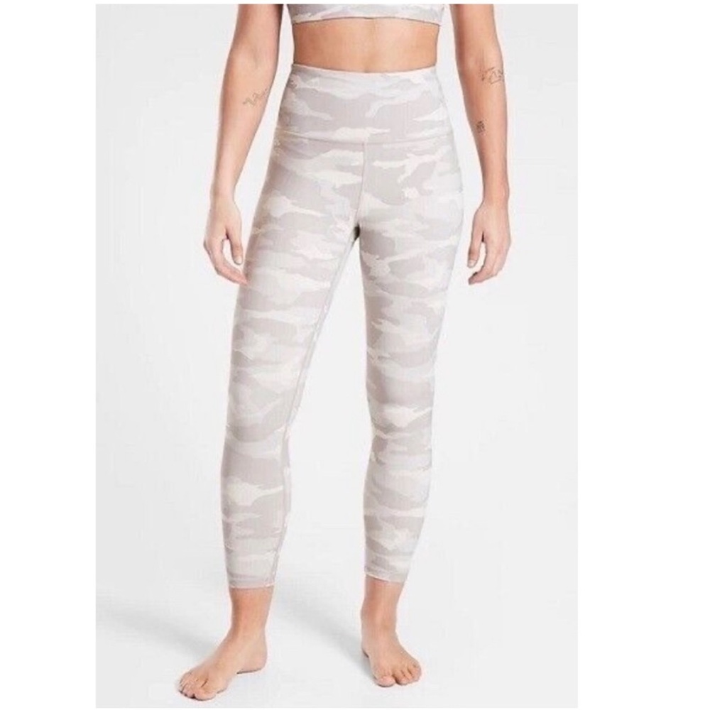 Athleta Elation Camo 7/8 Tights Leggings Activewear Pants XS Light Gray, Cream